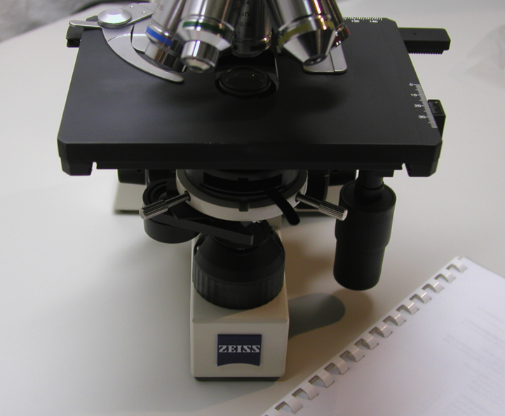 Axiostar Plus 4.jpg (251491 bytes)